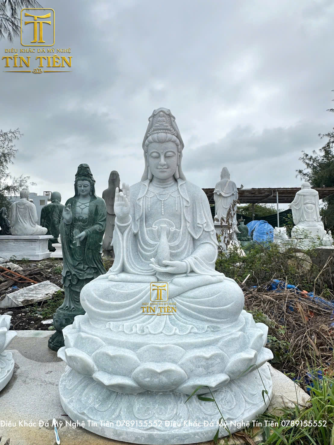 Tượng Quan Thế Âm bồ tát bằng đá