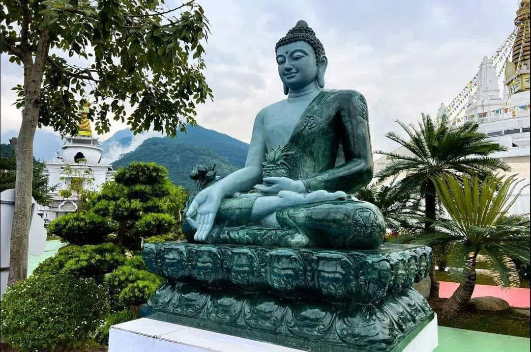 tượng phật thích ca mâu ni bằng đá