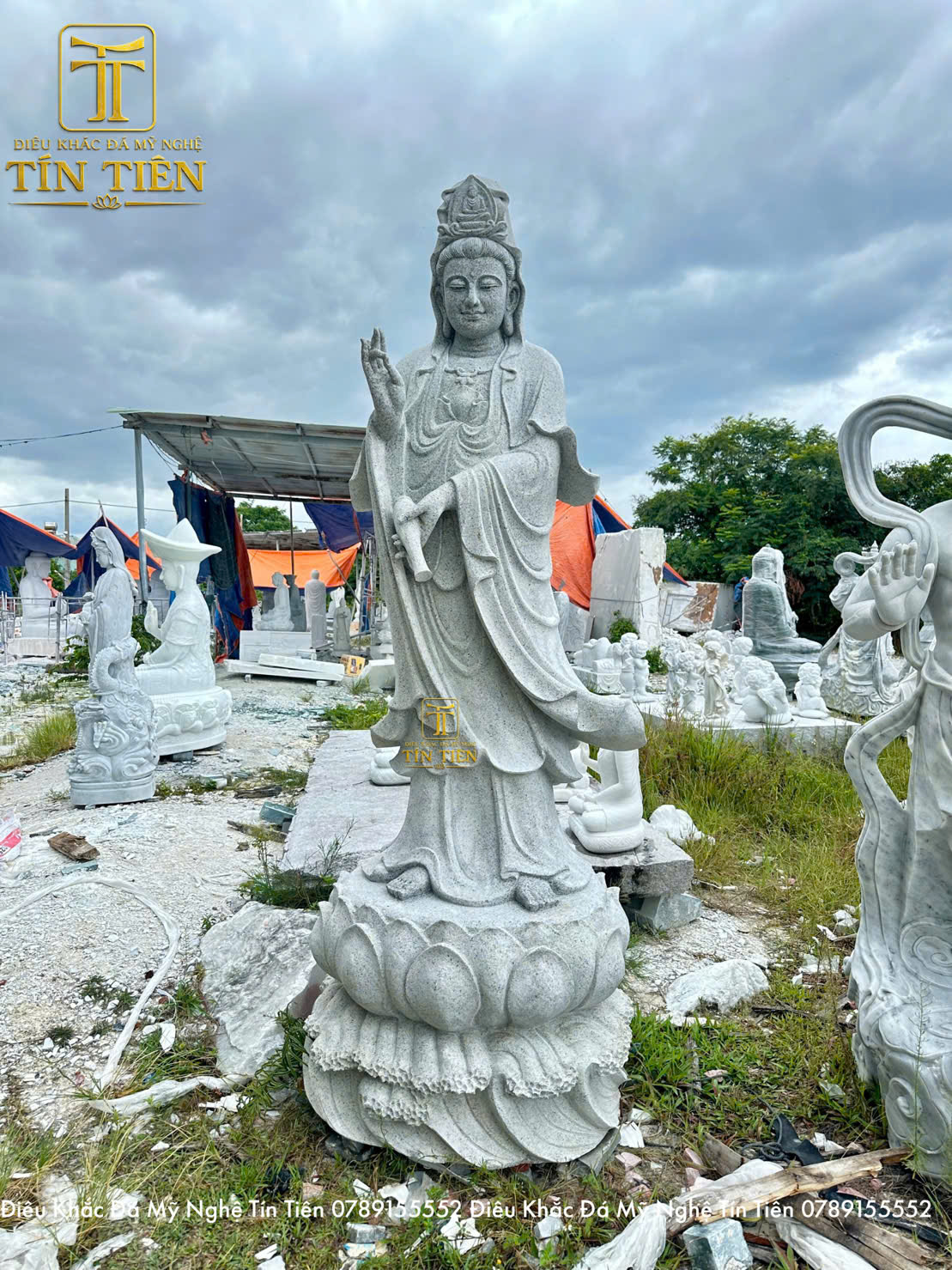 Tượng Quan Thế Âm bồ tát bằng đá