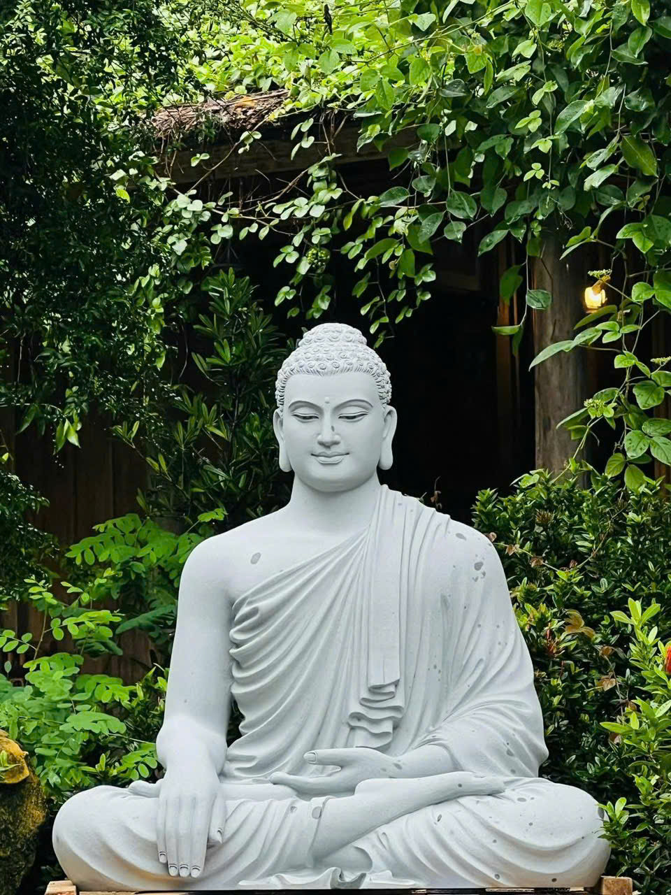 tượng phật thích ca mâu ni bằng đá