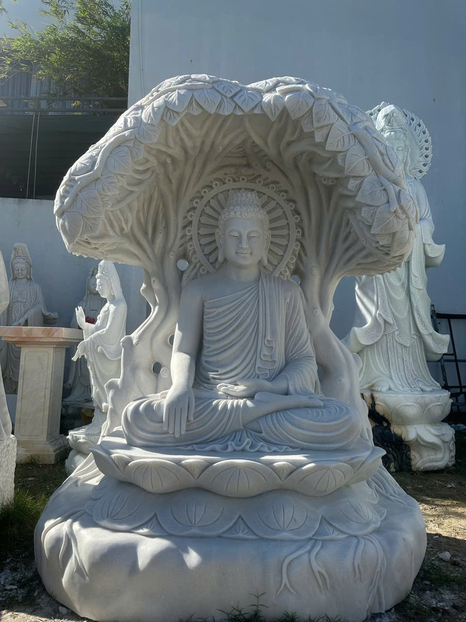 tượng phật thích ca mâu ni bằng đá