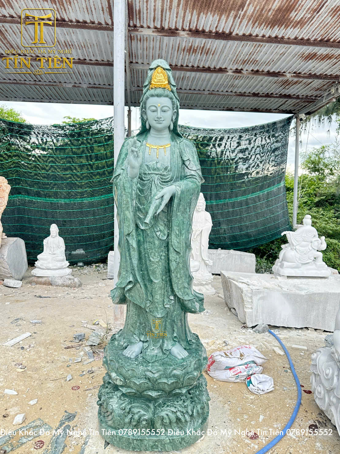Tượng Quan Thế Âm bồ tát bằng đá