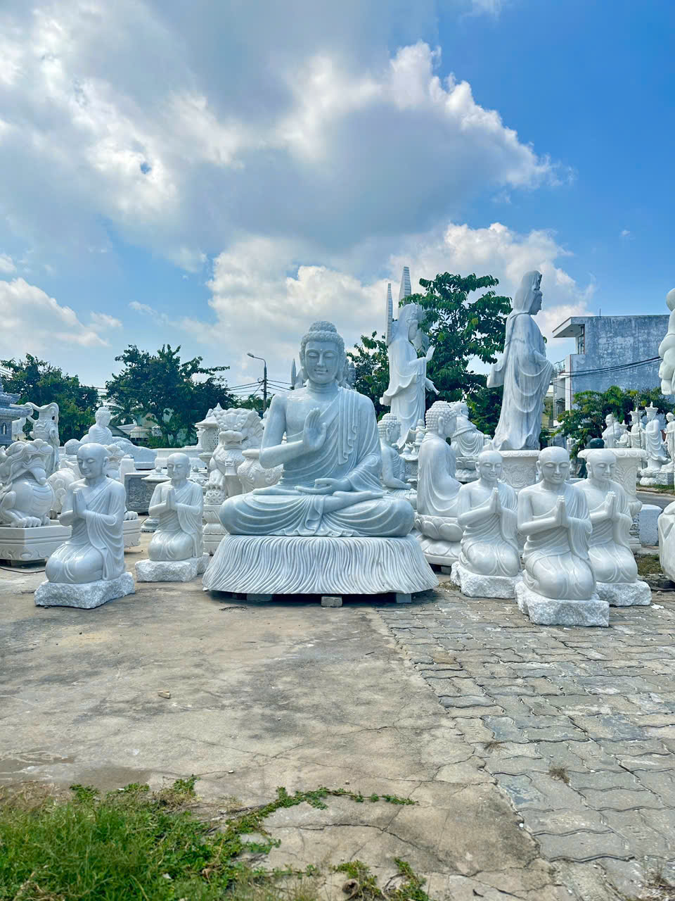 tượng phật thích ca mâu ni bằng đá