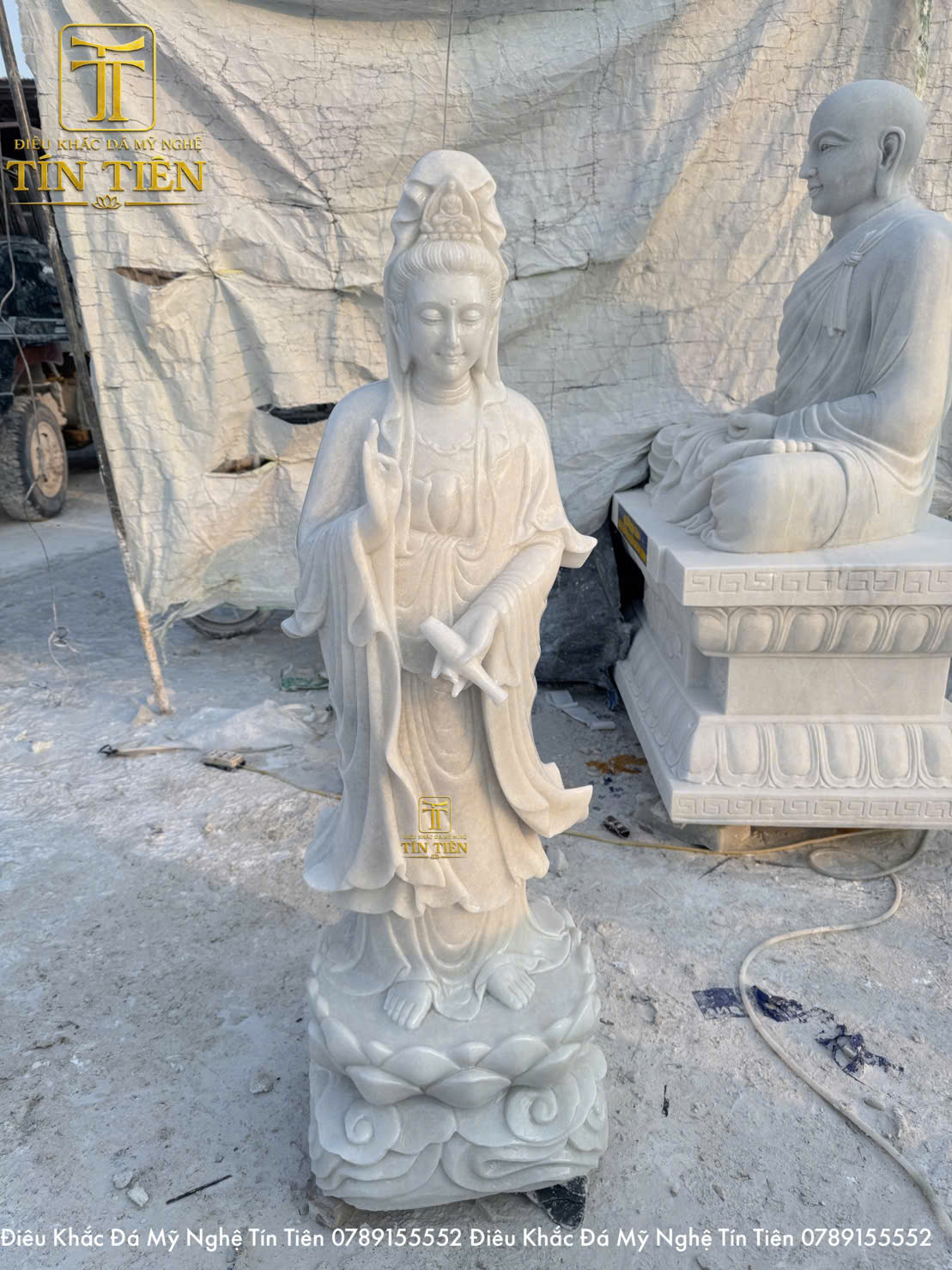 Tượng Quan Thế Âm bồ tát bằng đá
