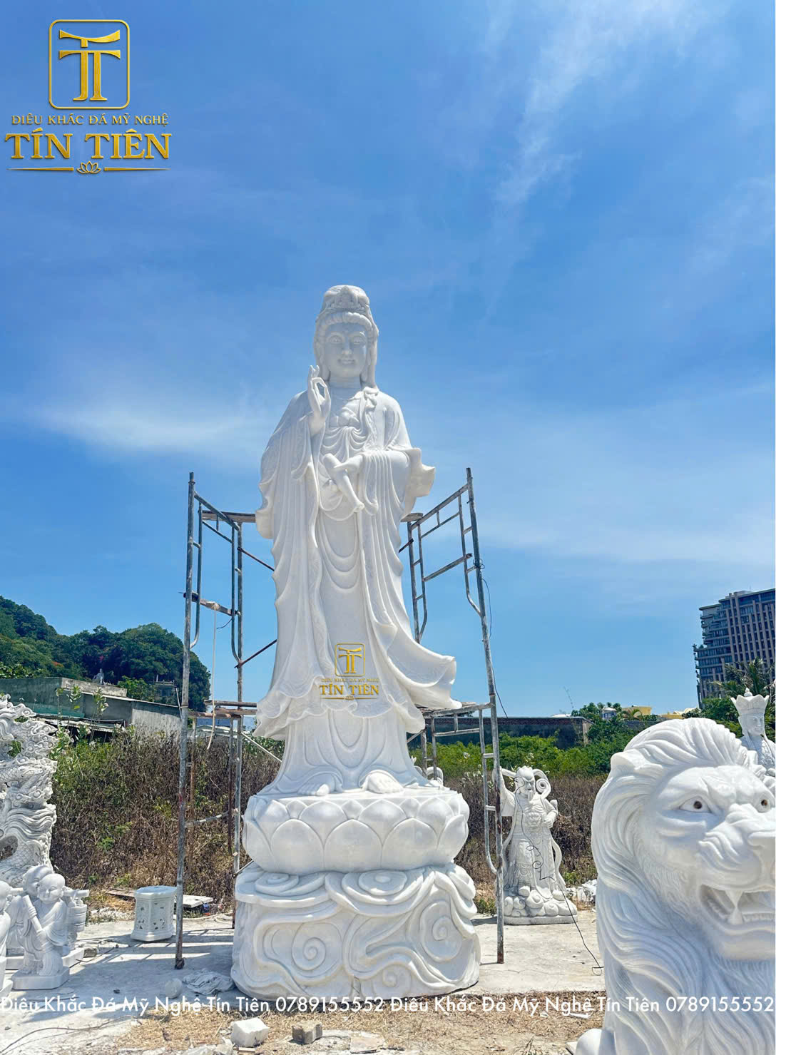 Tượng Quan Thế Âm bồ tát bằng đá