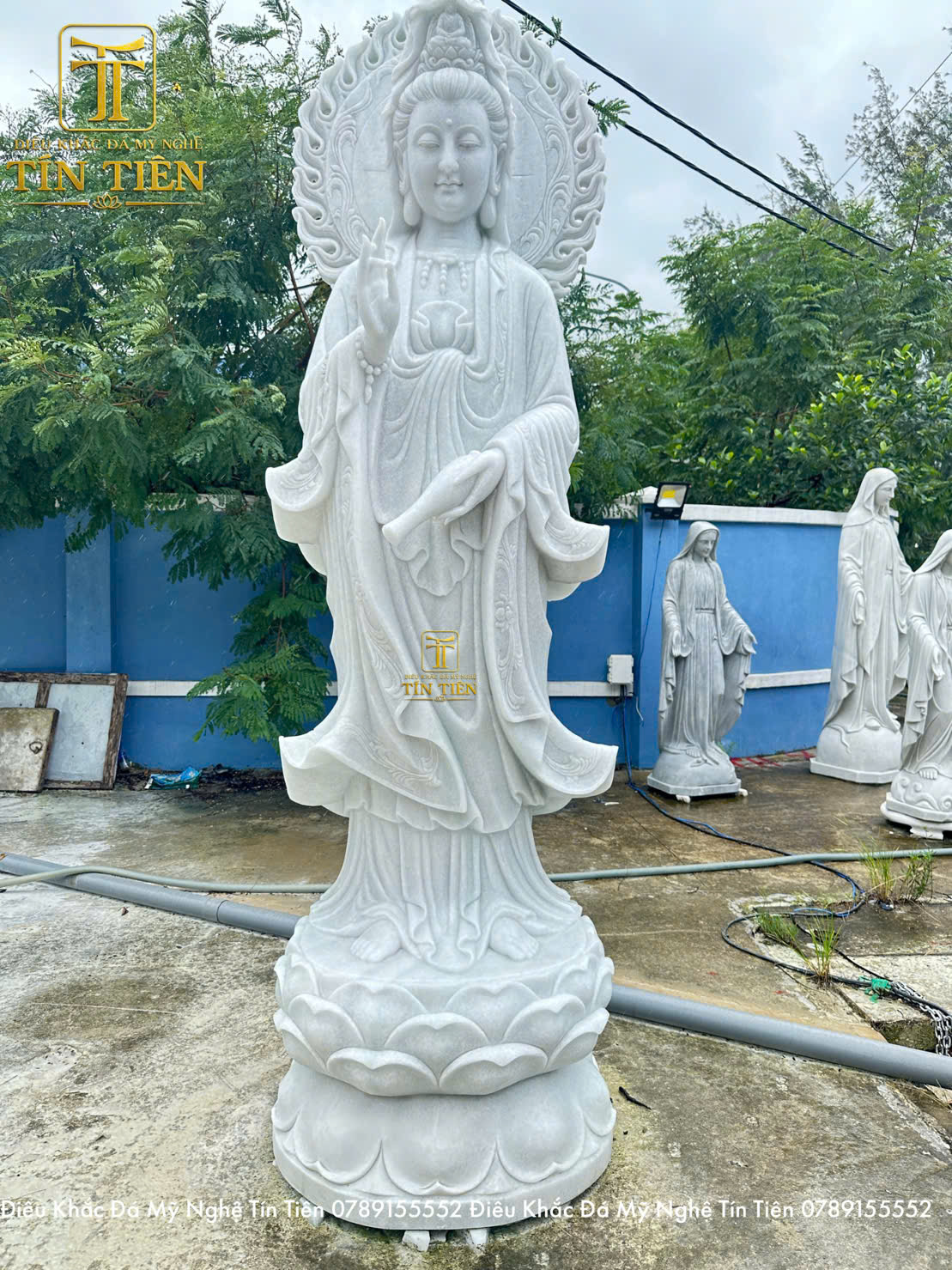 Tượng Quan Thế Âm bồ tát bằng đá