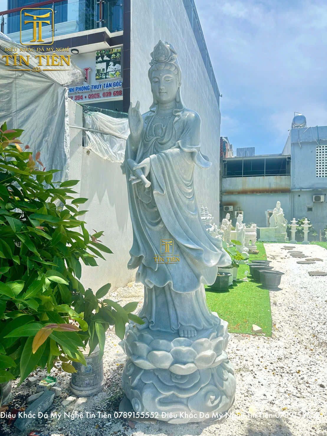Tượng Quan Thế Âm bồ tát bằng đá