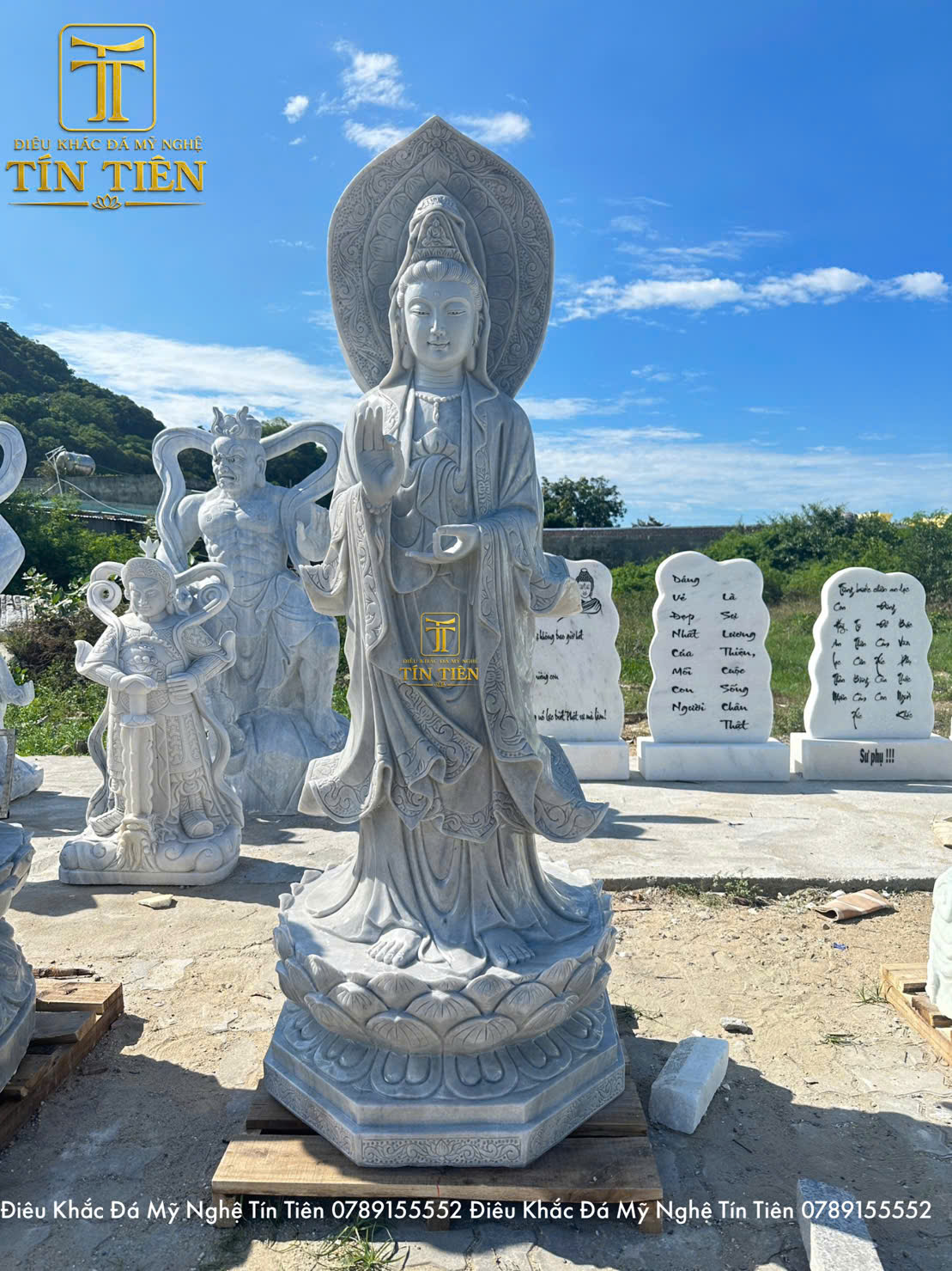 Tượng Quan Thế Âm bồ tát bằng đá